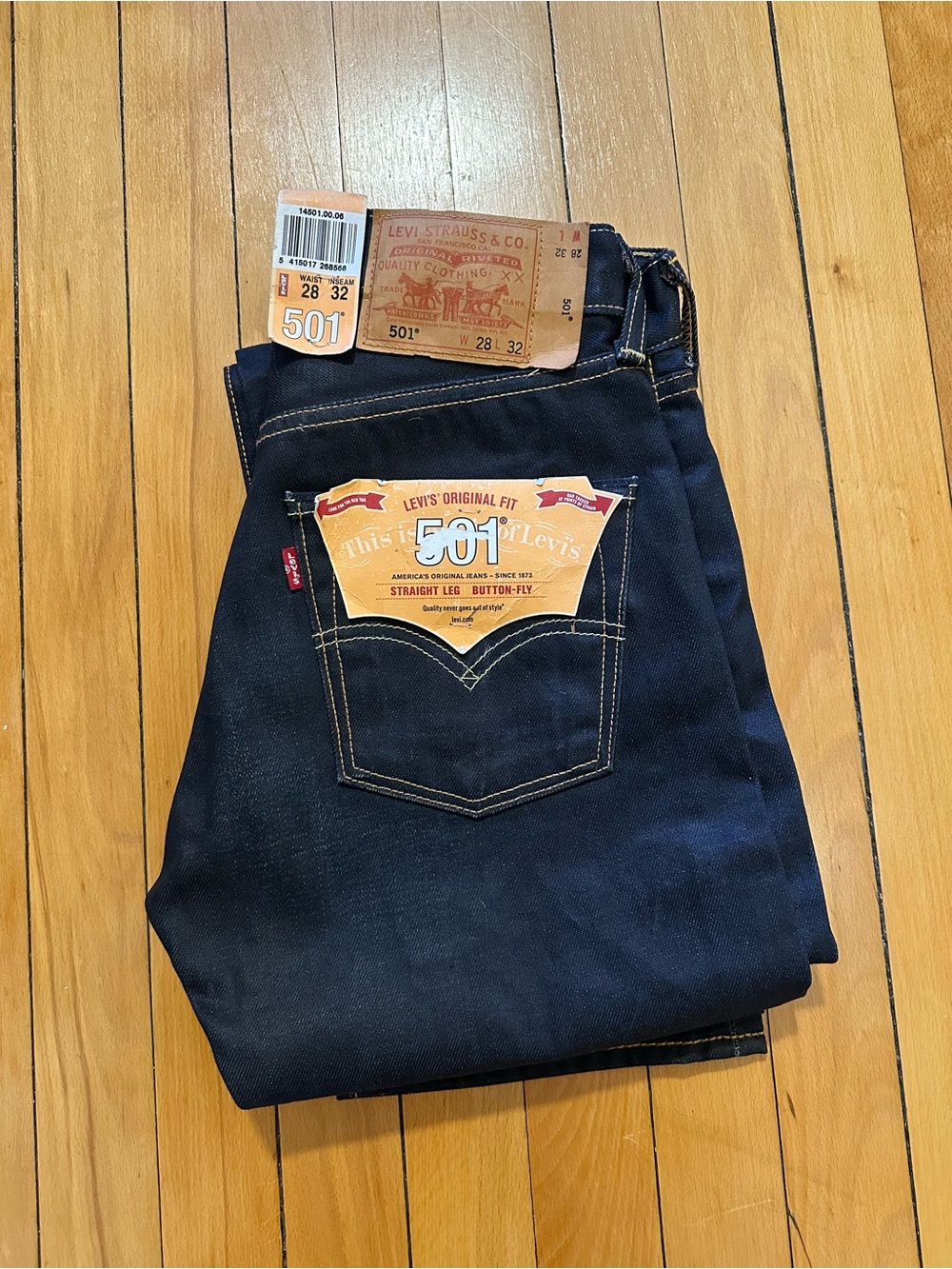 NWT vintage Levi’s 501 raw denim 28x32